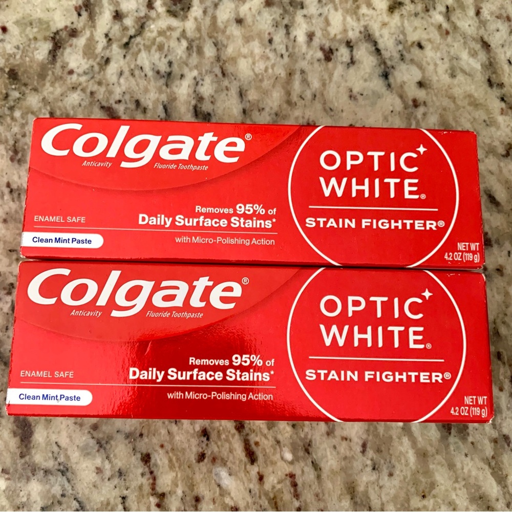 2 Colgate Optic White Stain Fighter Whitening Toothpaste, Clean Mint 4.2 Oz each
